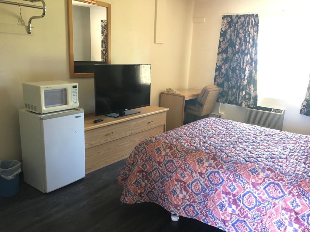 Budget Inn Motel Вудберн Экстерьер фото