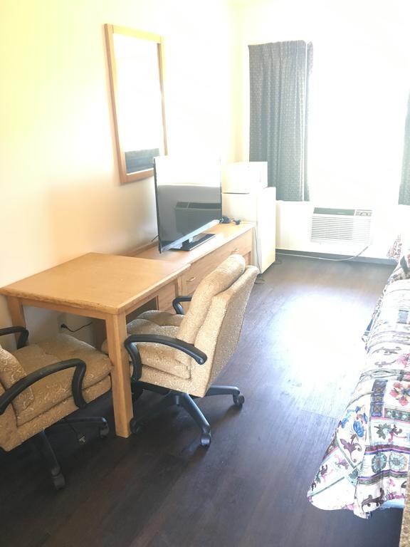 Budget Inn Motel Вудберн Экстерьер фото