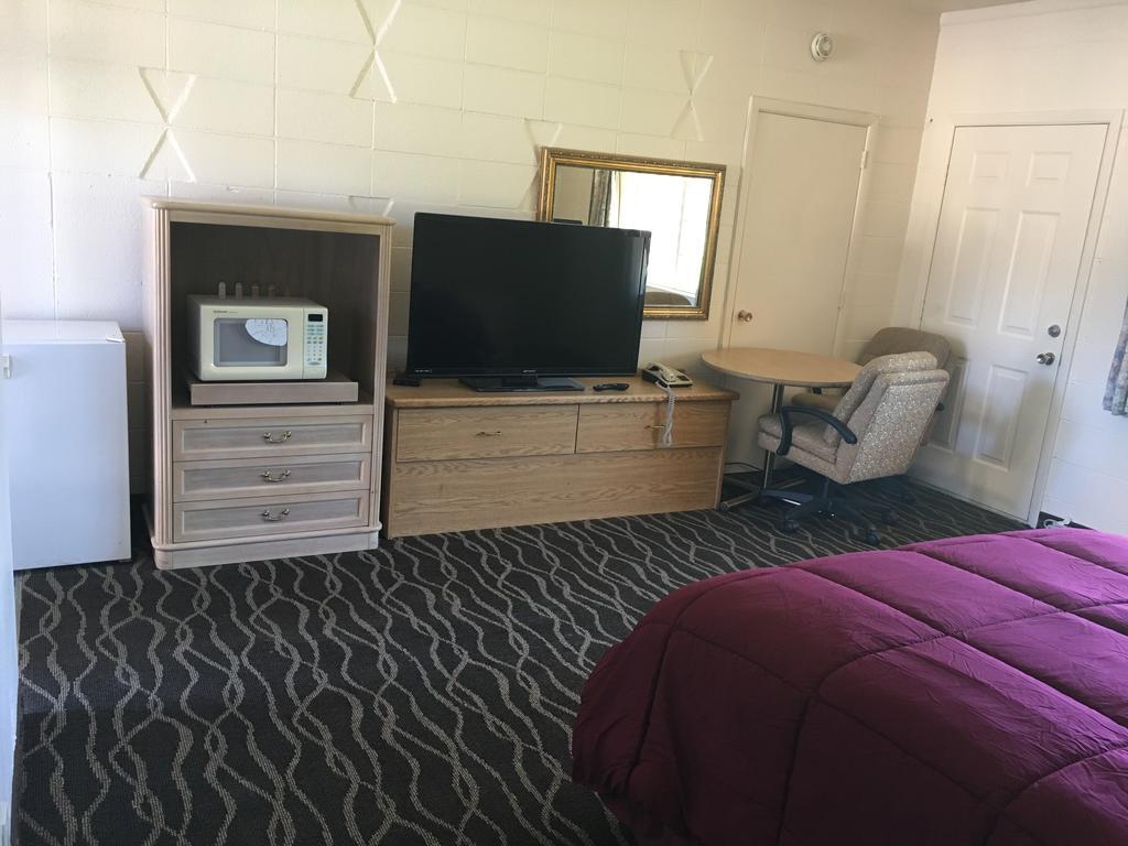 Budget Inn Motel Вудберн Экстерьер фото