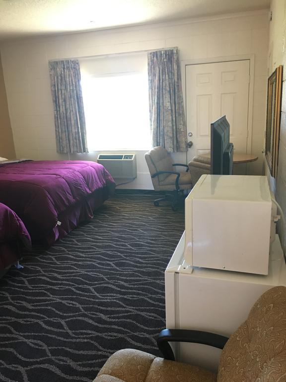 Budget Inn Motel Вудберн Экстерьер фото