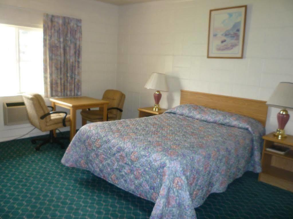 Budget Inn Motel Вудберн Экстерьер фото